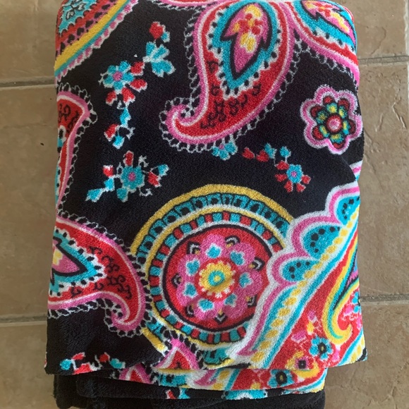 Vera bradley throw blanket